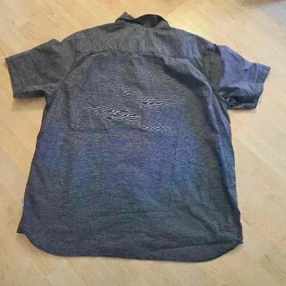 The north face short sleeve button down shirt size xxl - Picture 3 of 8